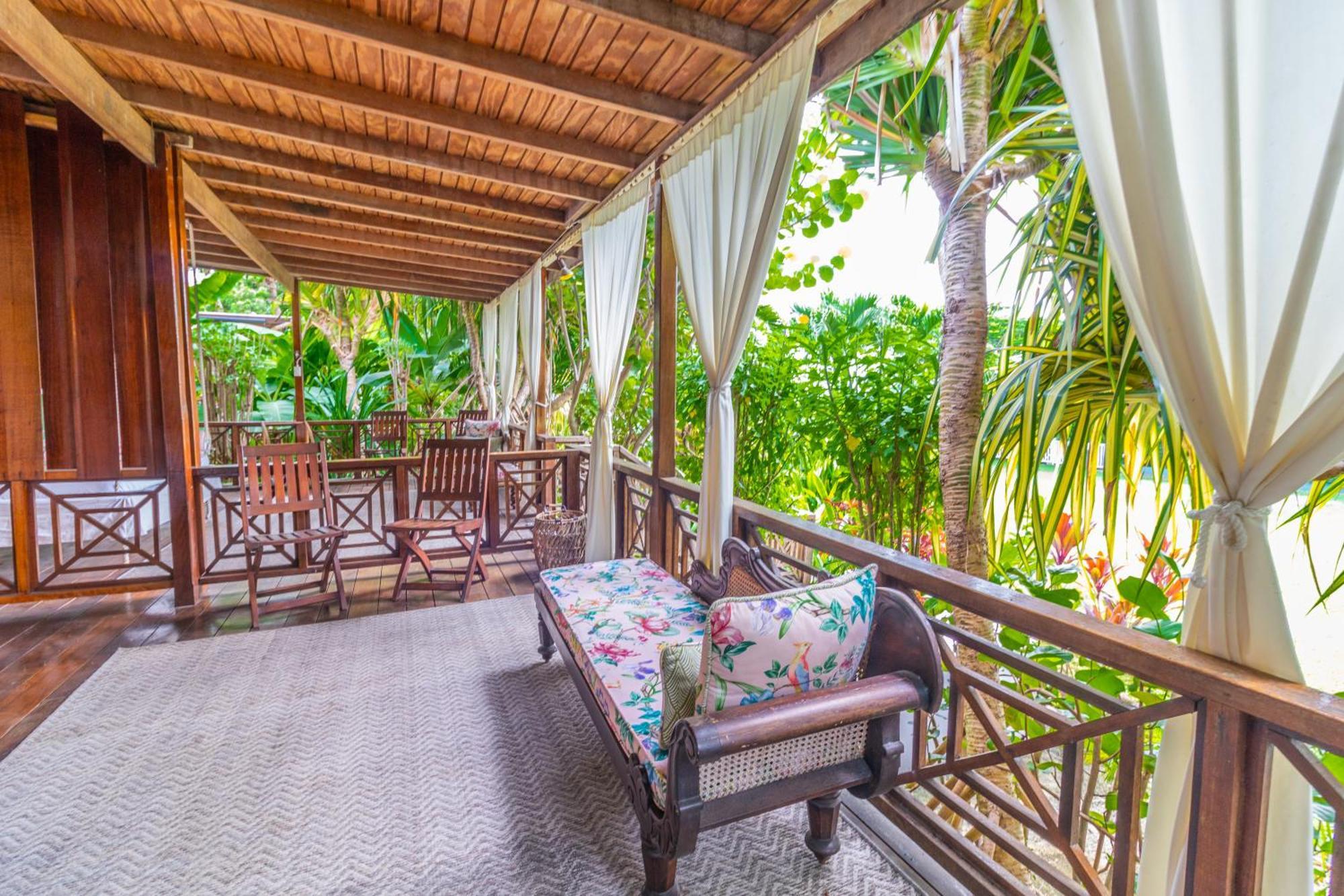 Отель Sweetfield Manor Бриджтаун Номер фото